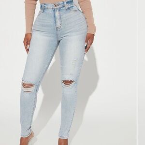 Turnin’ Heads Booty Lift Denim Jeans  Stretch Light Blue Skinny 9